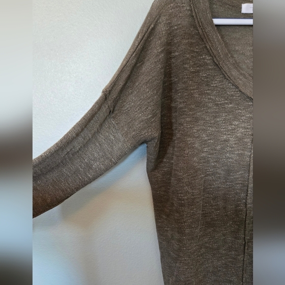 Talulah Brown V-neck Sweater Size Medium - Picture 4 of 6